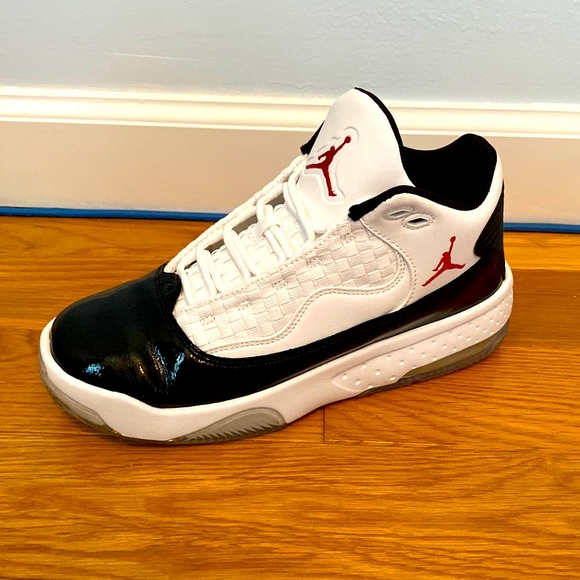 Nike Other - Jordan Max Aura 2 size 6